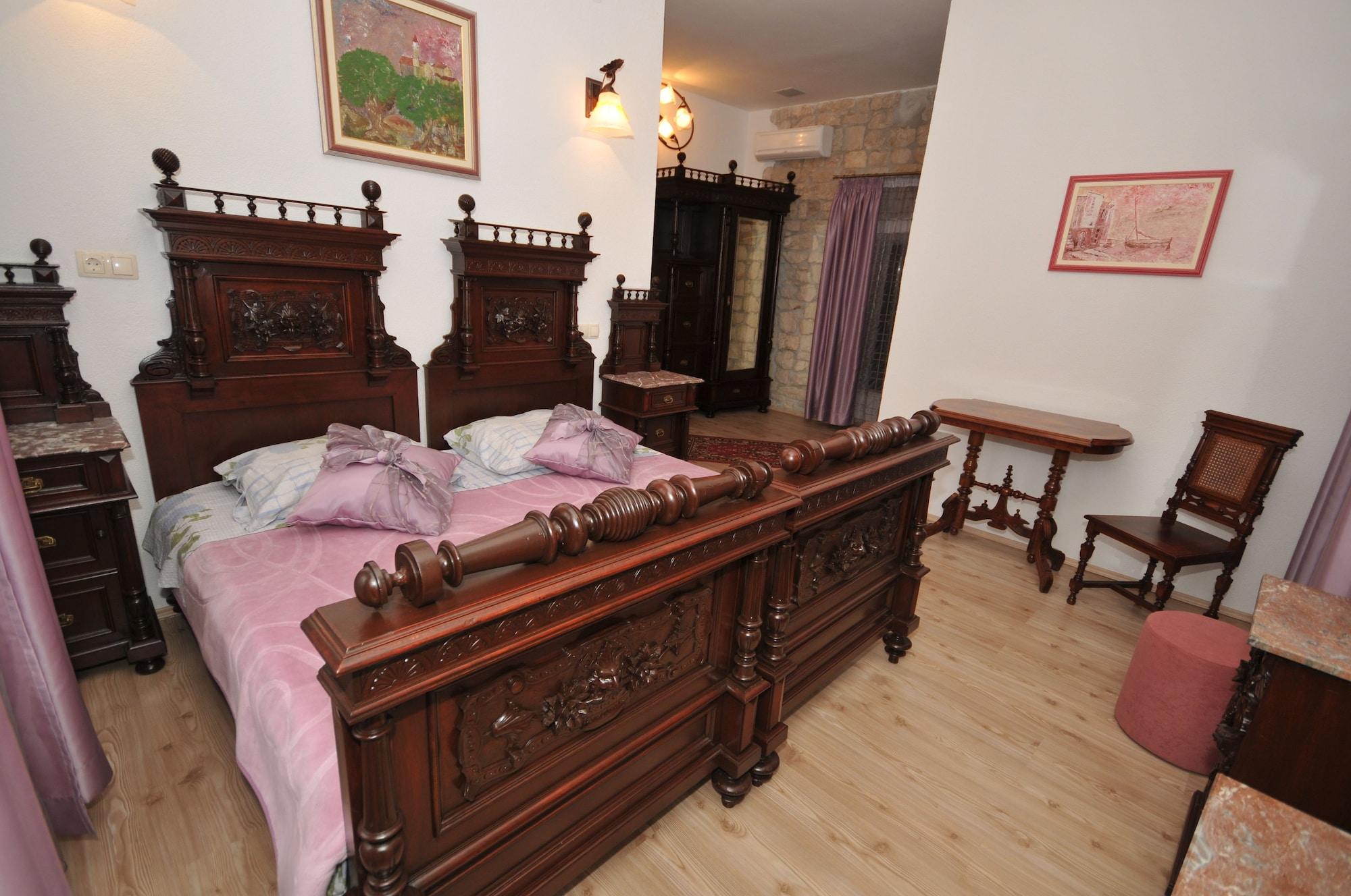 Palace Derossi Trogir Exterior foto