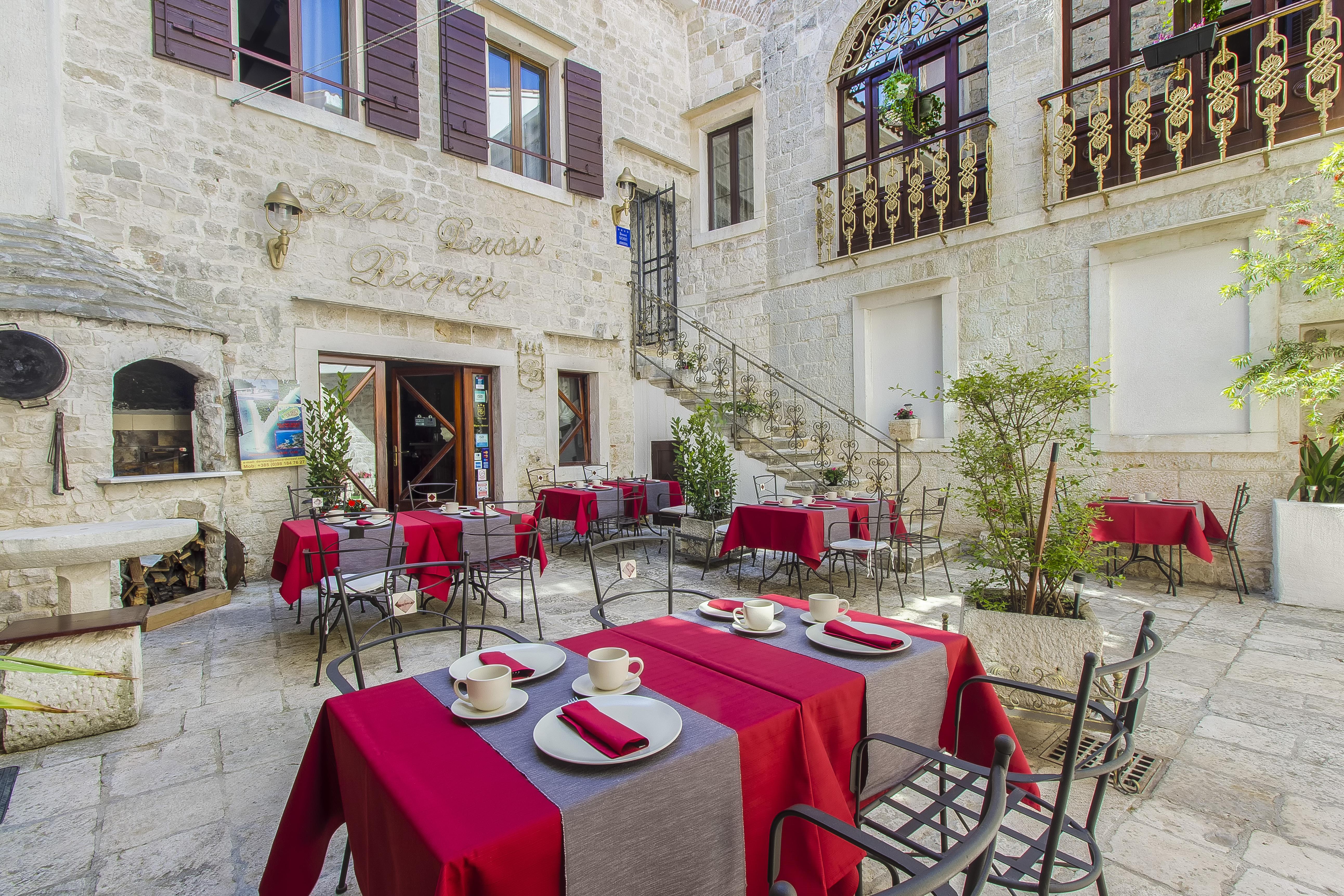Palace Derossi Trogir Exterior foto
