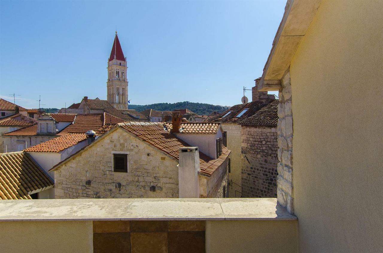 Palace Derossi Trogir Exterior foto
