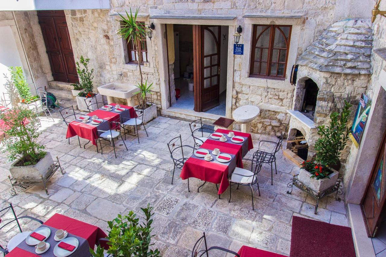 Palace Derossi Trogir Exterior foto